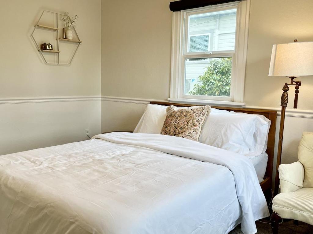 Modern 2 Bedroom Farmhouse Cottage With Hot Tub In Snohomish Exteriér fotografie