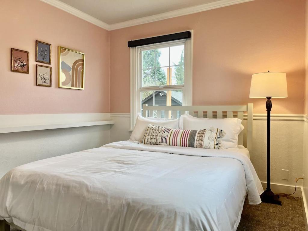 Modern 2 Bedroom Farmhouse Cottage With Hot Tub In Snohomish Exteriér fotografie