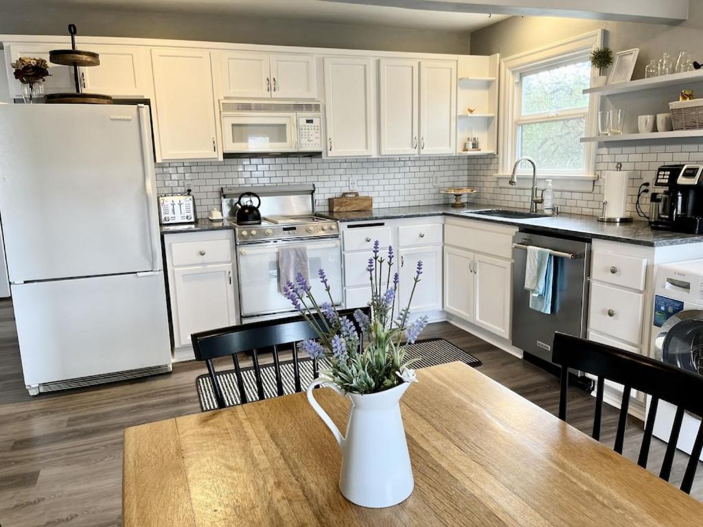 Modern 2 Bedroom Farmhouse Cottage With Hot Tub In Snohomish Exteriér fotografie